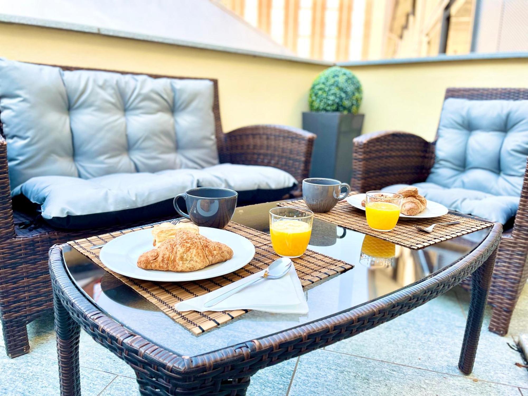 La Terrazza - By Happyhostorino Lägenhet Exteriör bild